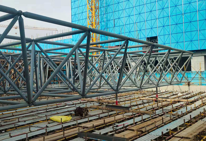 瑞昌高铁东总部基地2号楼网架